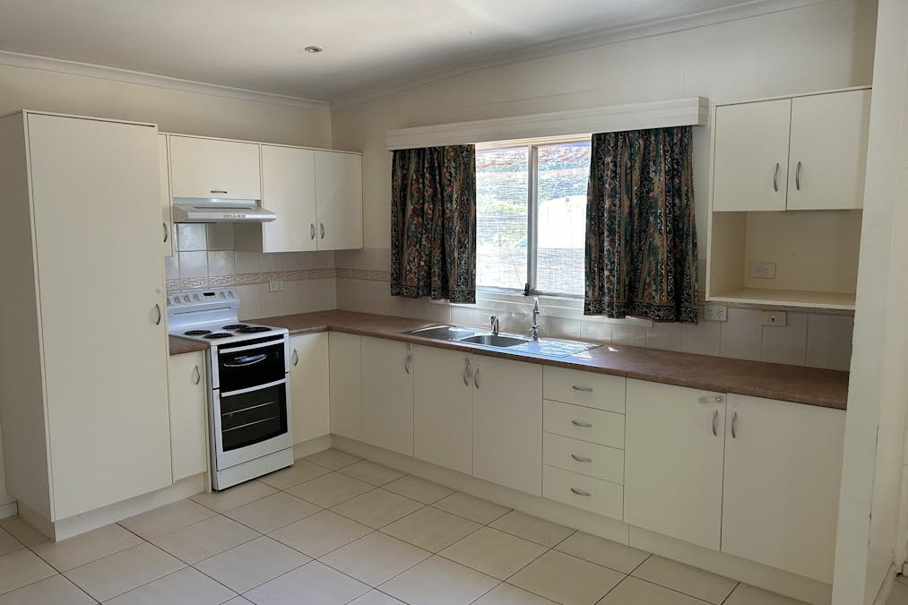 61 Tenth Street, Renmark, SA, 5341 - Image 4