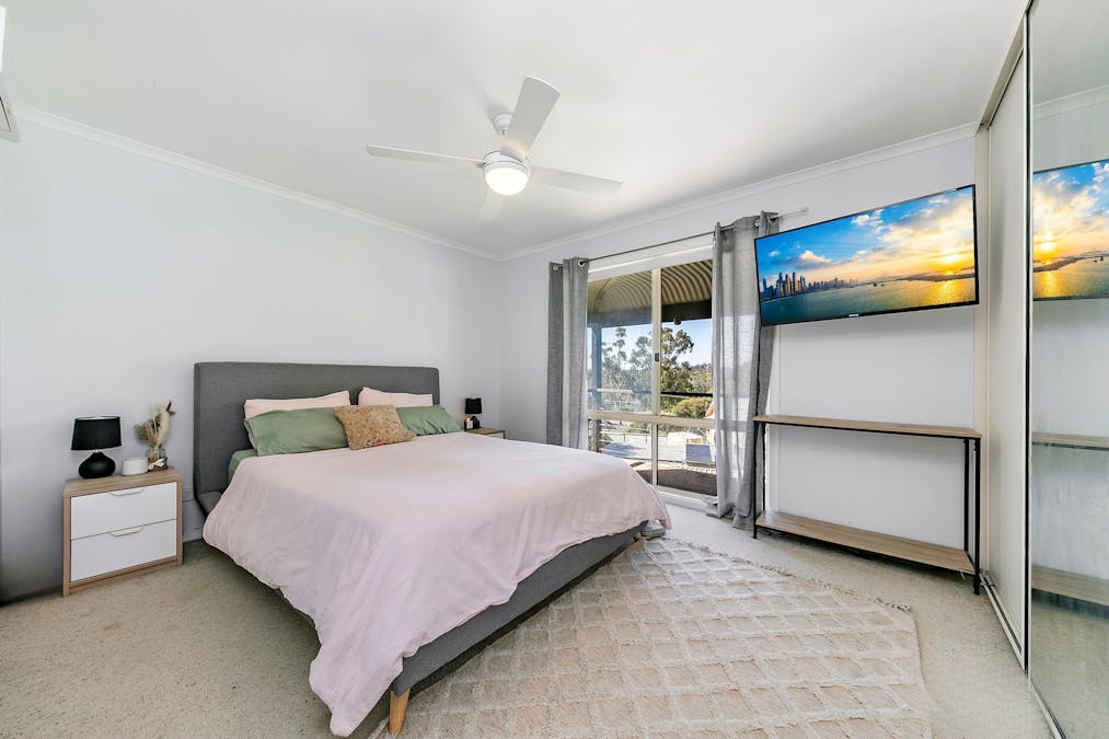 18 Blyth Road, Clare, SA, 5453 - Image 2