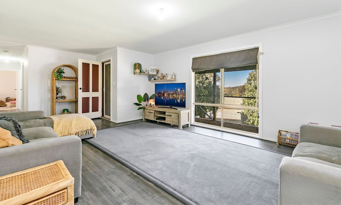 18 Blyth Road, Clare, SA, 5453 - Image 5