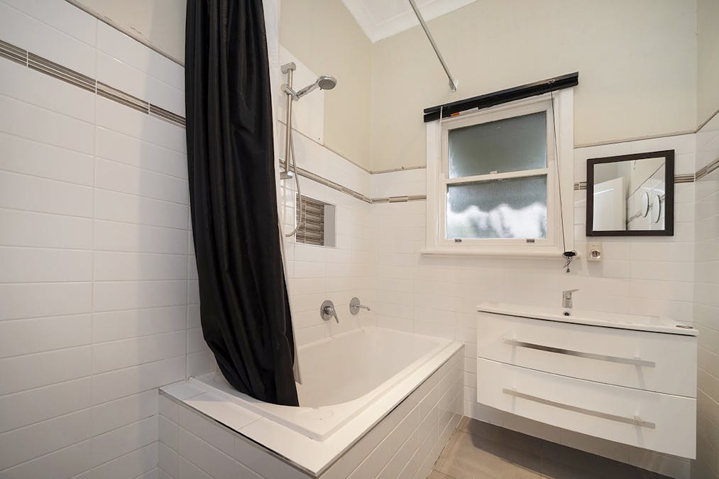 26 Gordon Street, Hamilton, VIC, 3300 - Image 9