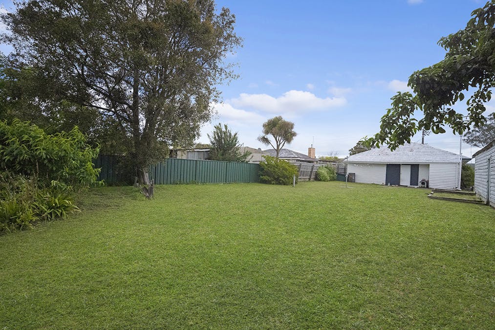 26 Gordon Street, Hamilton, VIC, 3300 - Image 10
