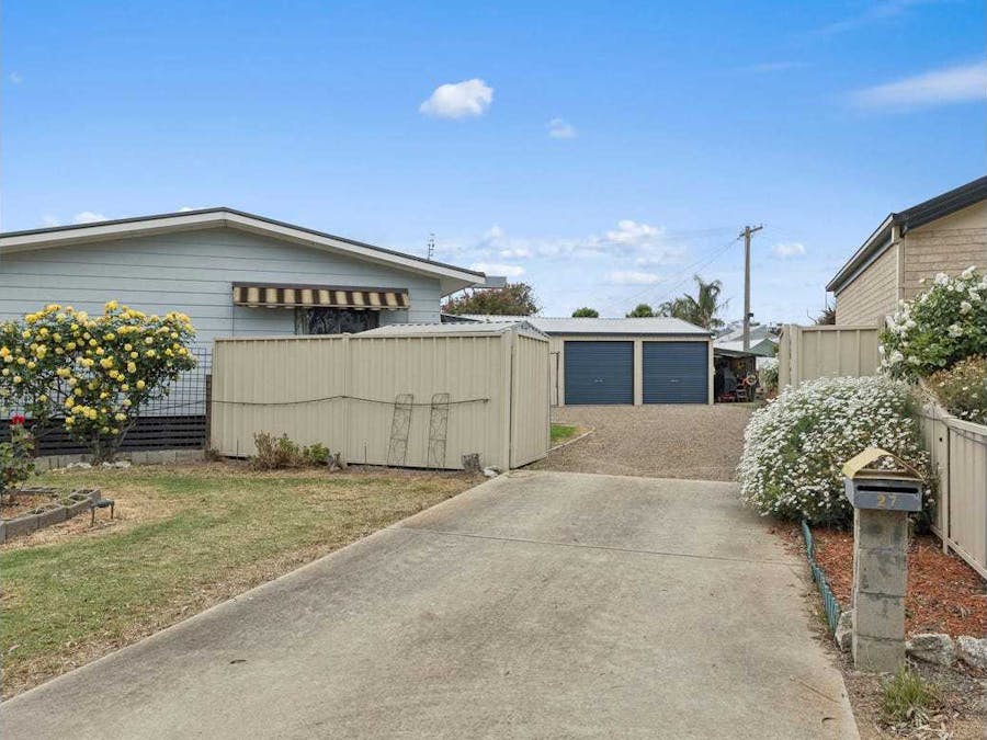 27 Irvine Parade, Yarrawonga, VIC, 3730 - Image 10