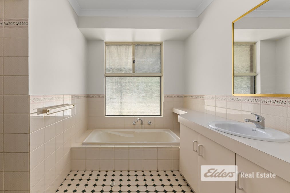 4 Estuarine Court, Leschenault, WA, 6233 - Image 7