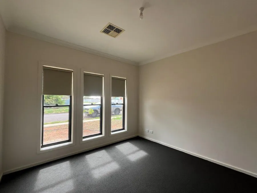 27 Phillips Street, Whyalla Stuart, SA, 5608 - Image 2