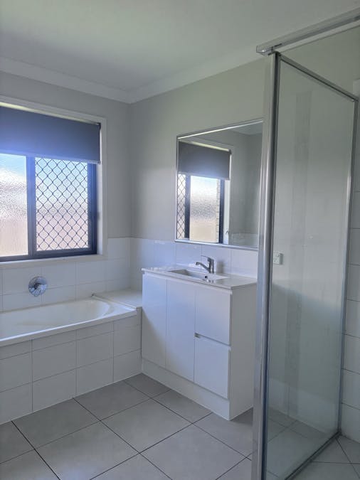 76 Gosden Drive, Dalby, QLD, 4405 - Image 10