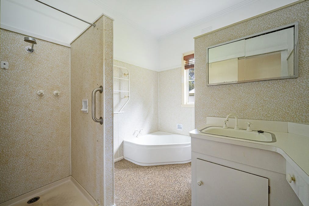 24 Wedge Street, Hamilton, VIC, 3300 - Image 11