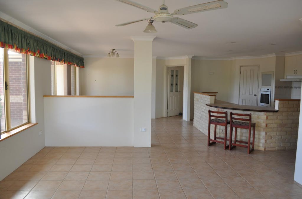 4 Grosvenor Close, Woorree, WA, 6530 - Image 2