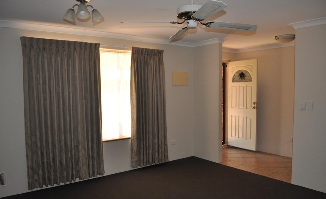 4 Grosvenor Close, Woorree, WA, 6530 - Image 4