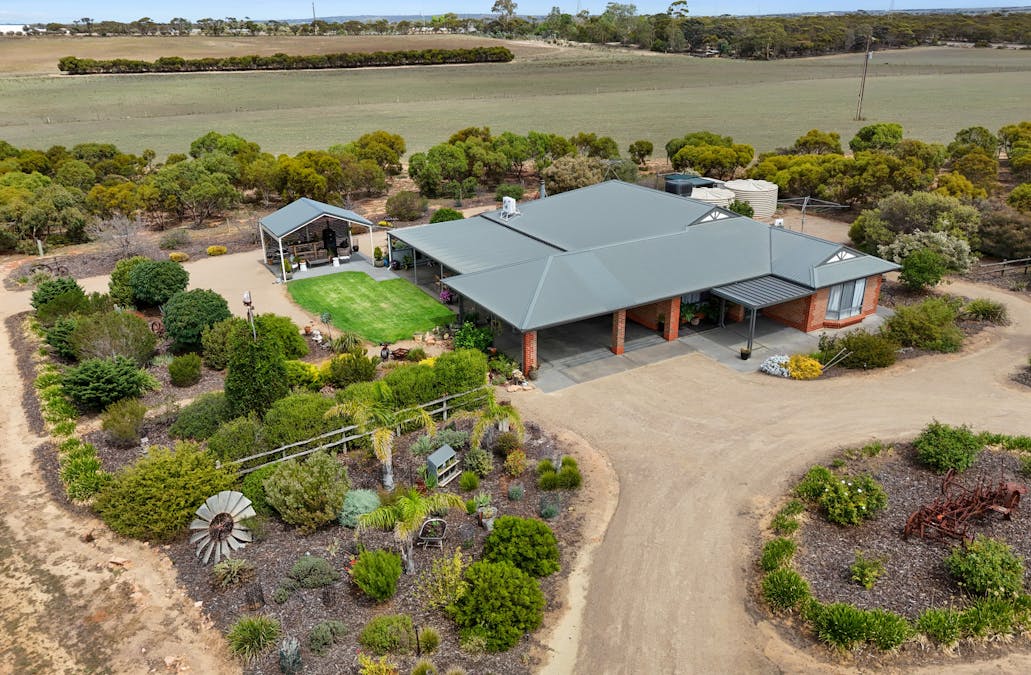 42 Dean Jaensch Road, Murray Bridge, SA, 5253 - Image 1