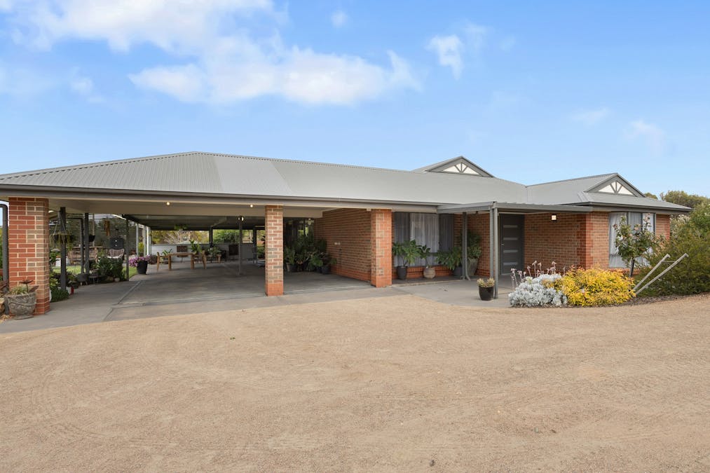 42 Dean Jaensch Road, Murray Bridge, SA, 5253 - Image 3