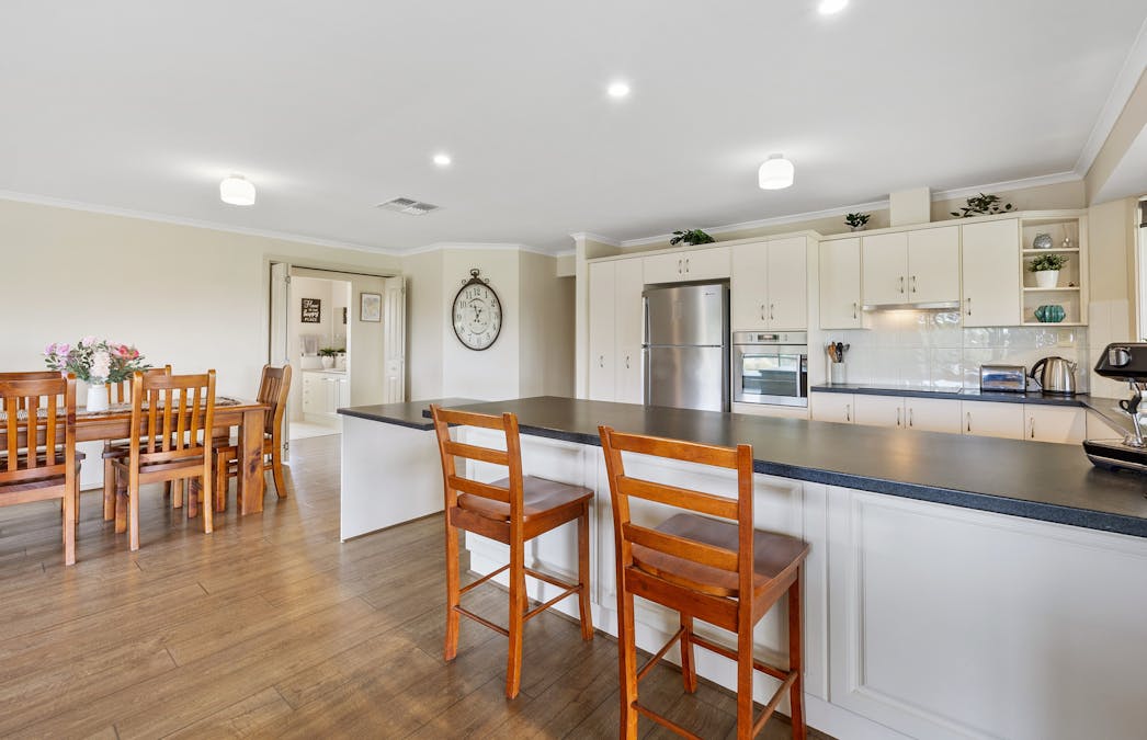 42 Dean Jaensch Road, Murray Bridge, SA, 5253 - Image 10