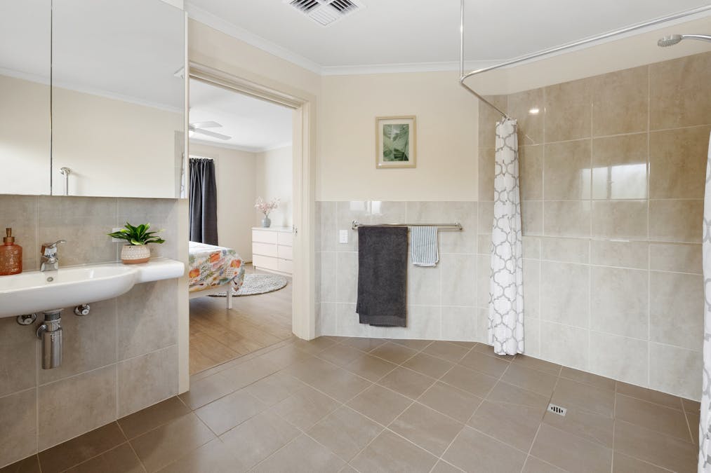 42 Dean Jaensch Road, Murray Bridge, SA, 5253 - Image 14