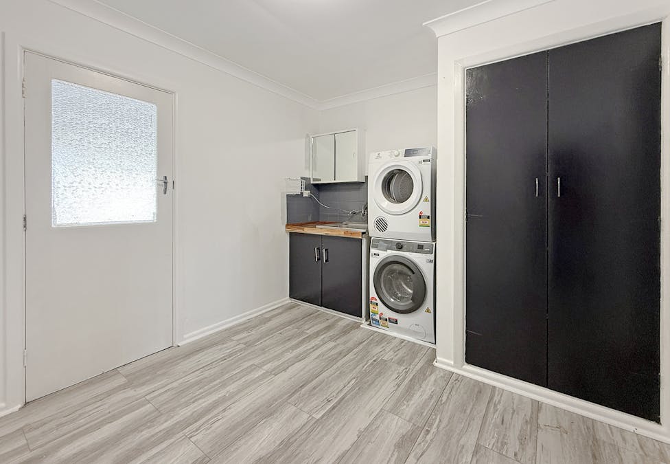 18 Jones Street, Parkes, NSW, 2870 - Image 4