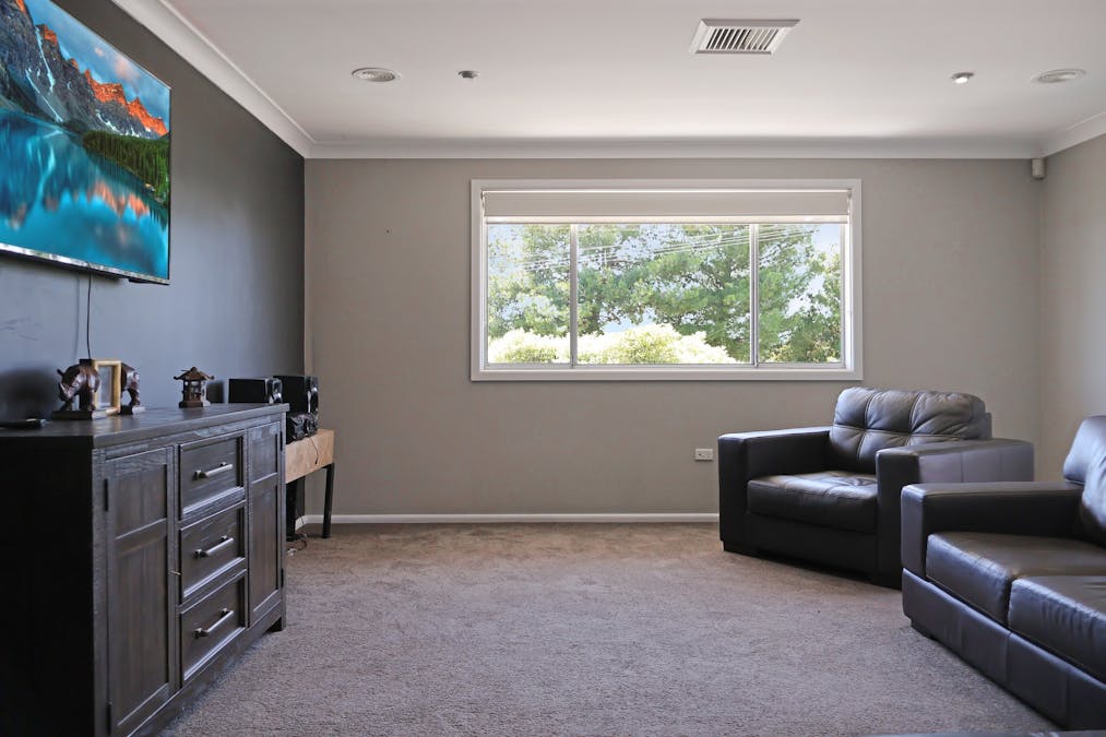 18 Jones Street, Parkes, NSW, 2870 - Image 9