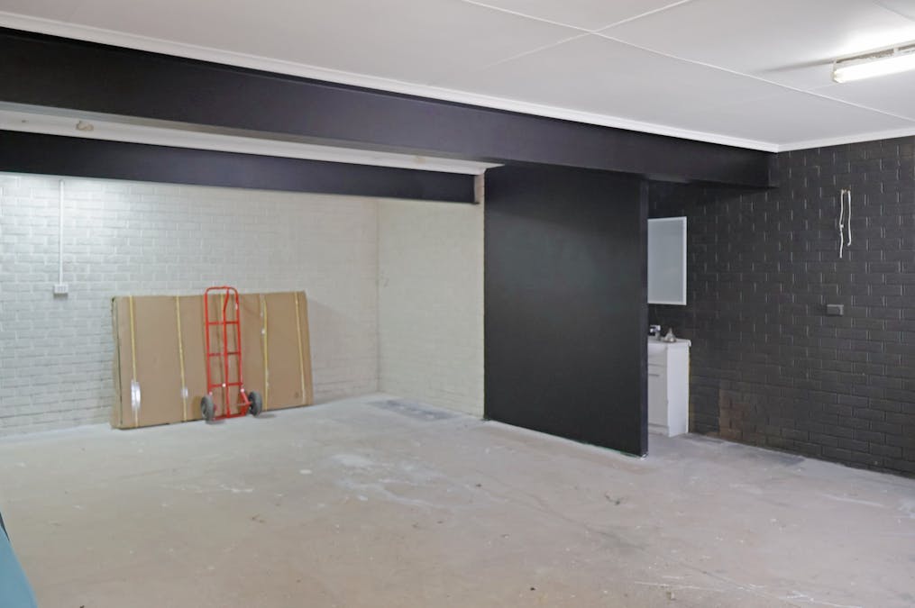 18 Jones Street, Parkes, NSW, 2870 - Image 12