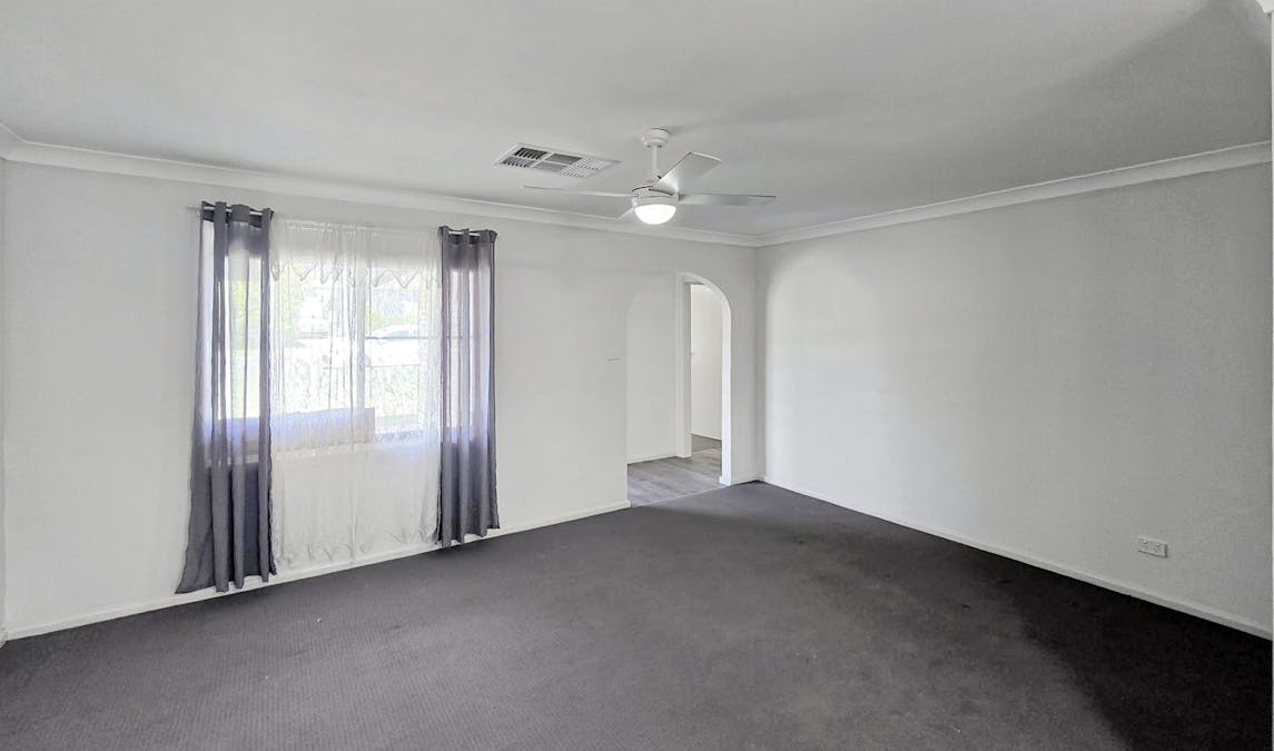10 Lawson Street, Parkes, NSW, 2870 - Image 2
