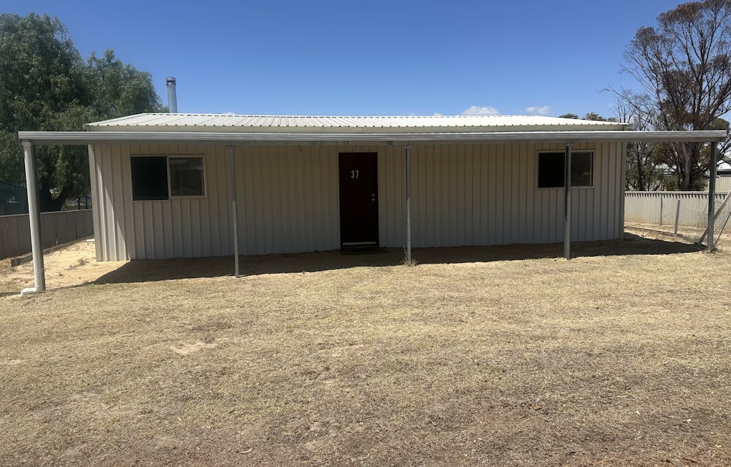 37 Taylor Street, Dumbleyung, WA, 6350 - Image 1