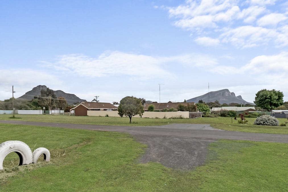 67 Martin Street, Dunkeld, VIC, 3294 - Image 6