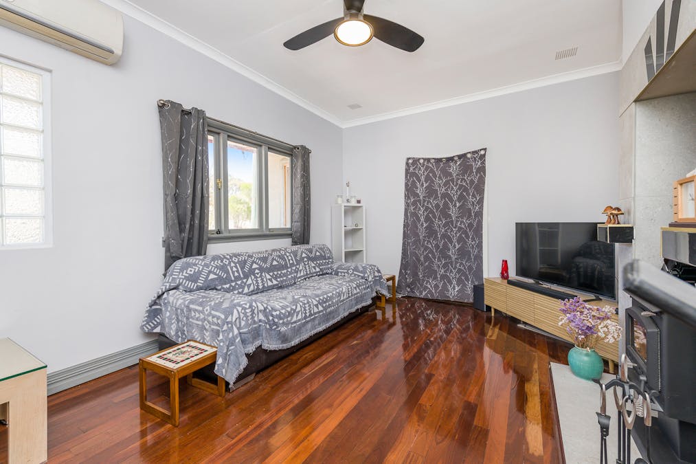 54 Burlong Road, Northam, WA, 6401 - Image 6