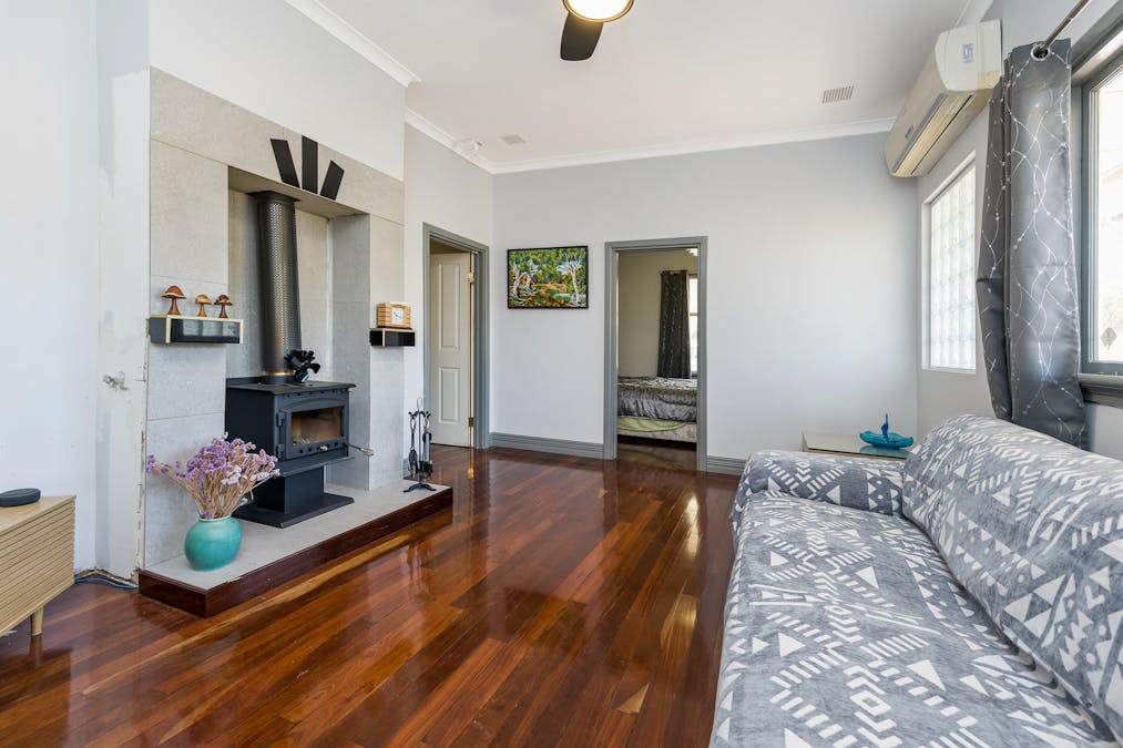 54 Burlong Road, Northam, WA, 6401 - Image 8