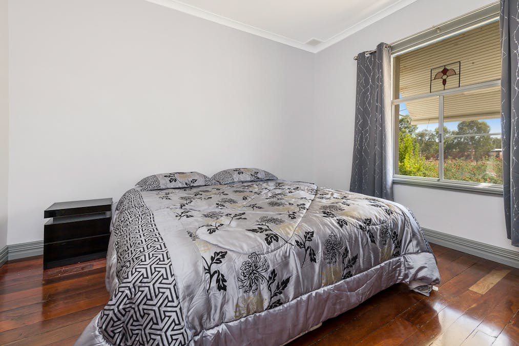 54 Burlong Road, Northam, WA, 6401 - Image 17