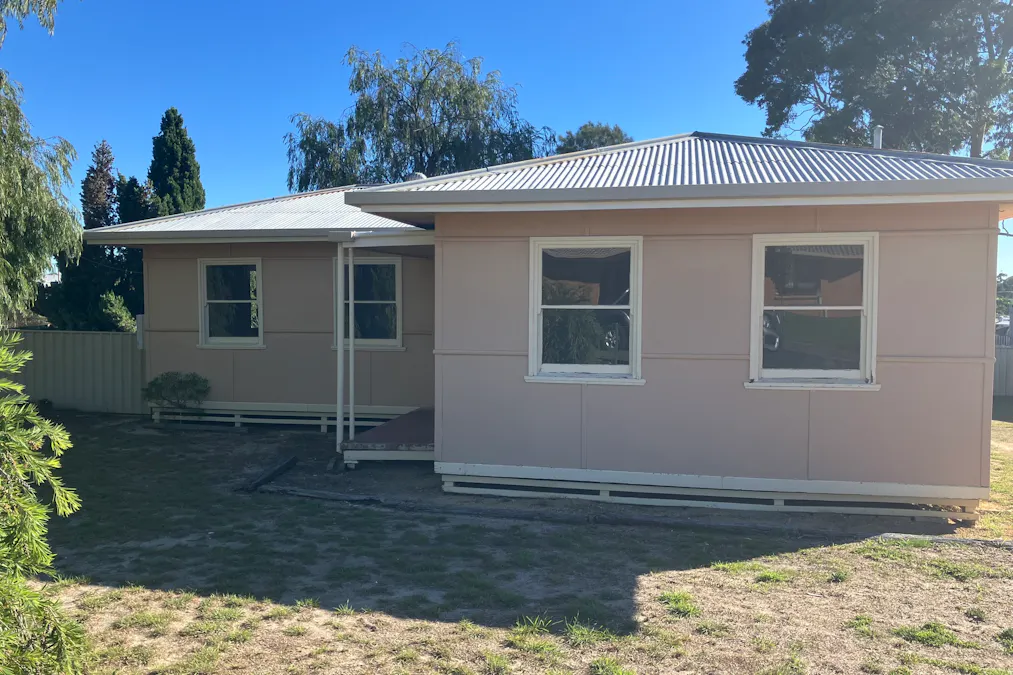 19 Pavy Drive, Naracoorte, SA, 5271 - Image 1