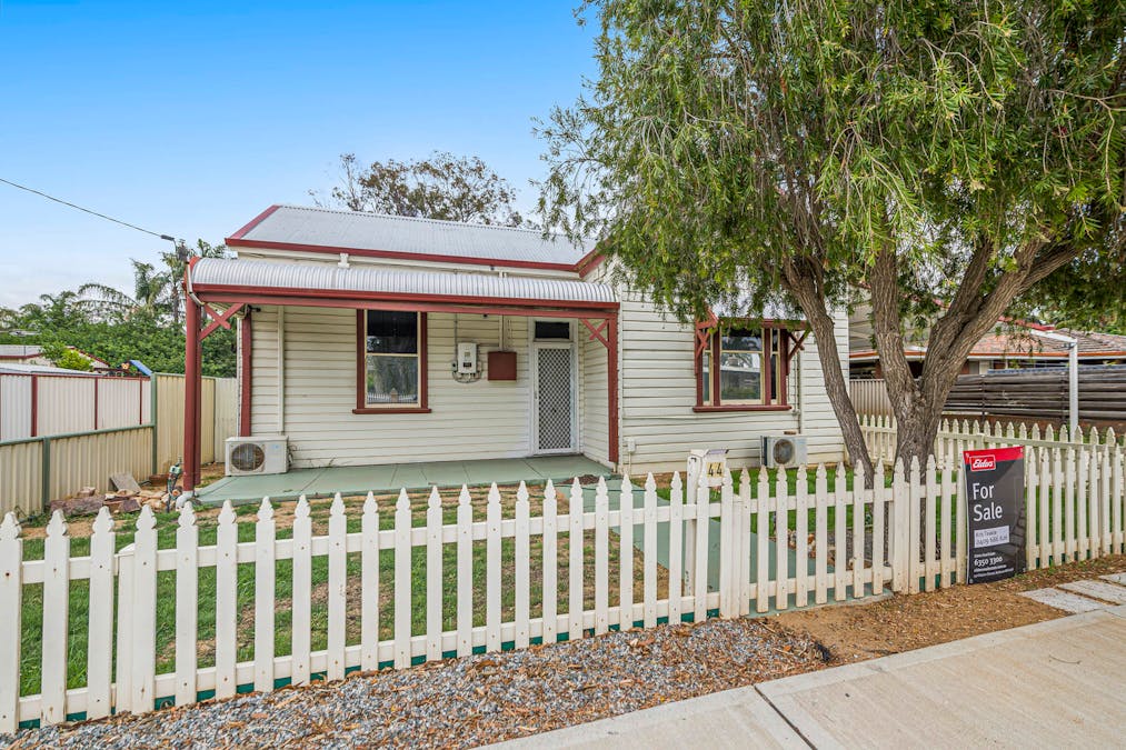 44 Lefroy Street, Moora, WA, 6510 - Image 2