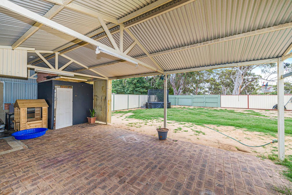44 Lefroy Street, Moora, WA, 6510 - Image 11