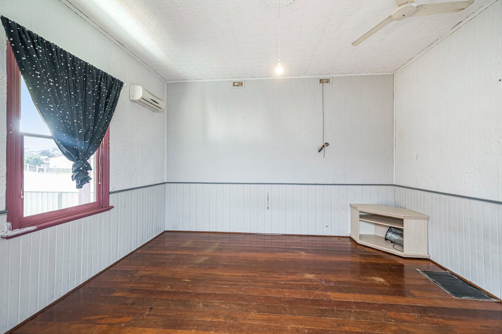 44 Lefroy Street, Moora, WA, 6510 - Image 7