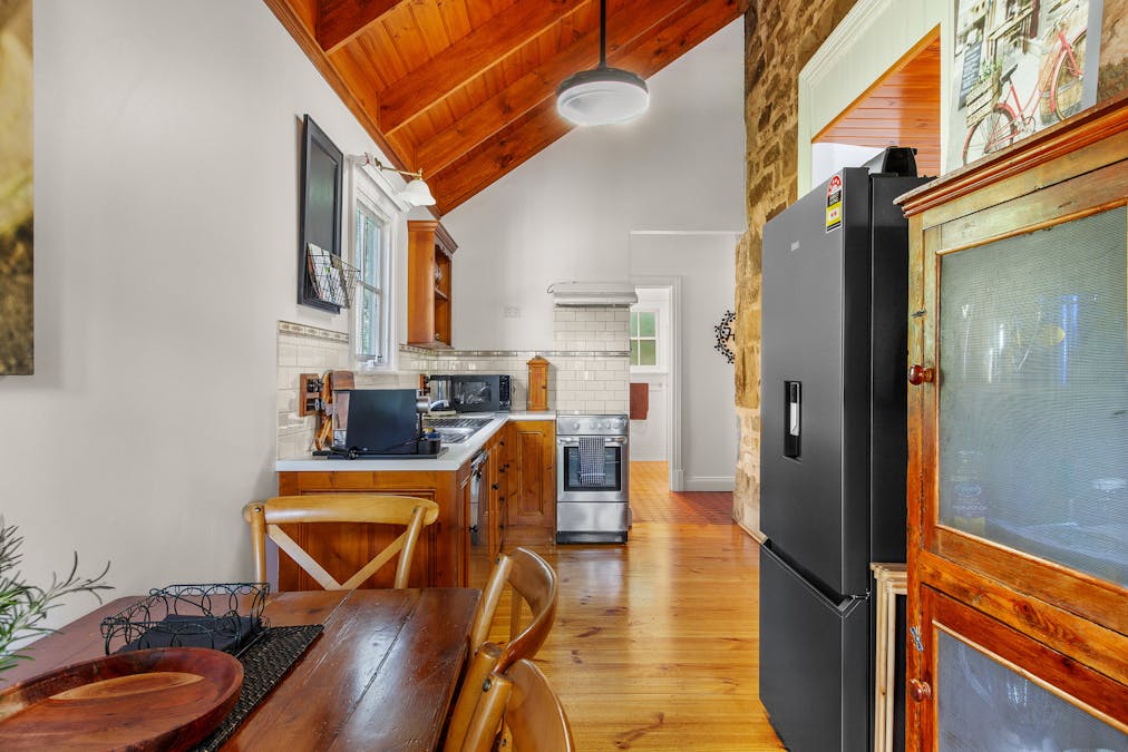 18 Victoria Road, Clare, SA, 5453 - Image 13