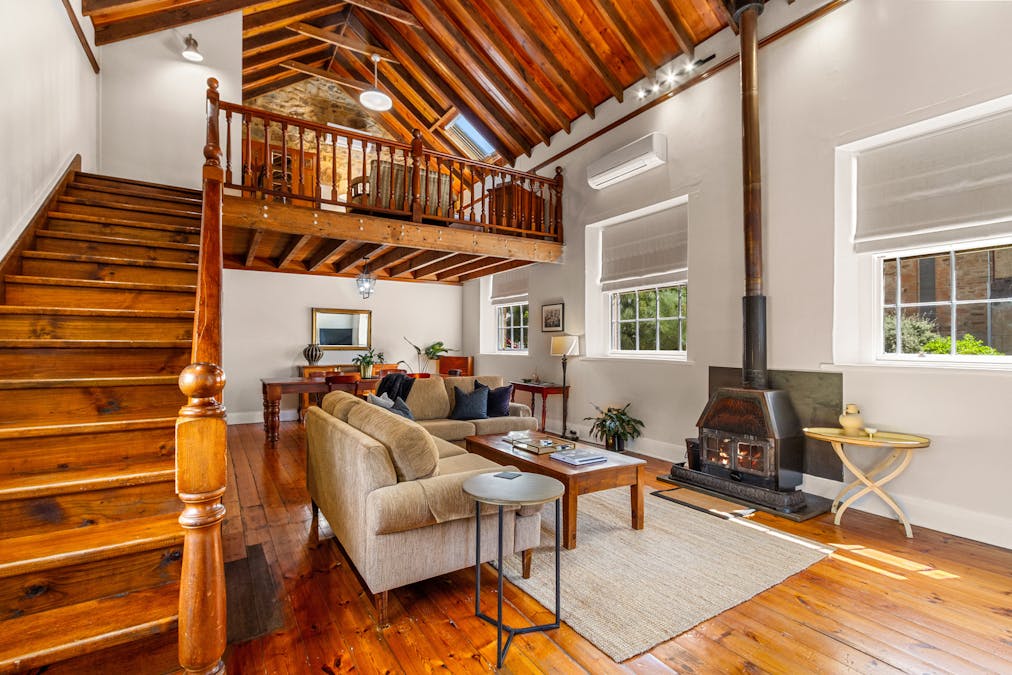 18 Victoria Road, Clare, SA, 5453 - Image 6