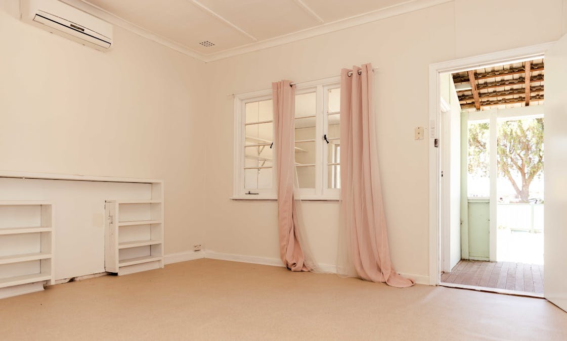 26 Longhurst Street, Narembeen, WA, 6369 - Image 3