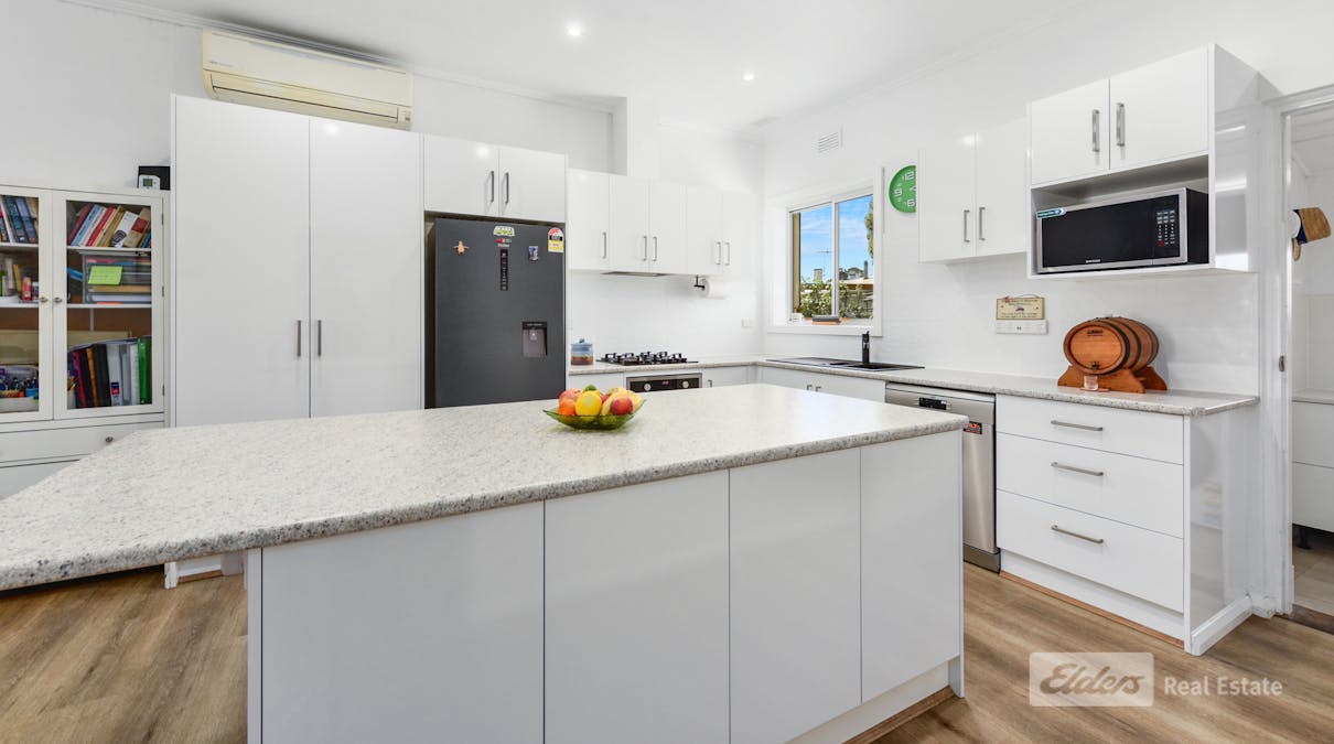 1 McMorron Street, Millicent, SA, 5280 - Image 4