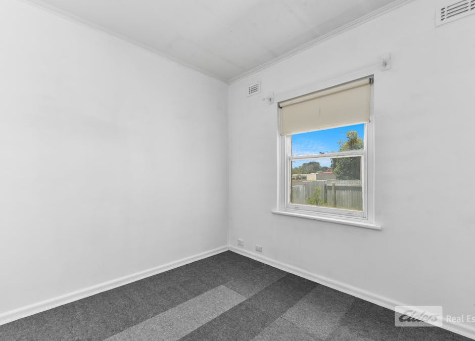 8 Playford Street, Millicent, SA, 5280 - Image 4