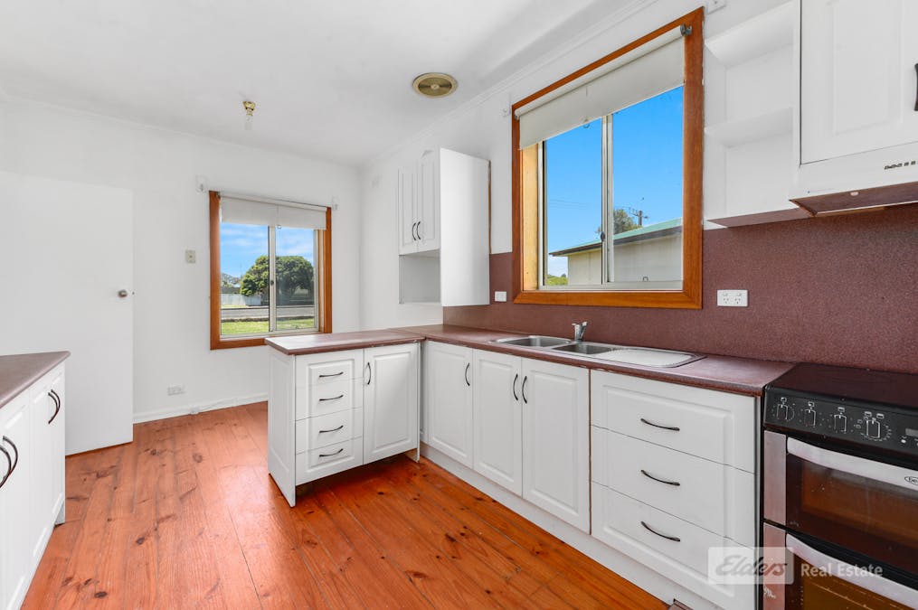 8 Playford Street, Millicent, SA, 5280 - Image 7