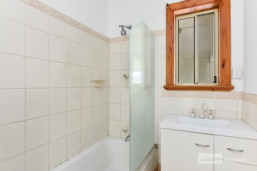 8 Playford Street, Millicent, SA, 5280 - Image 8