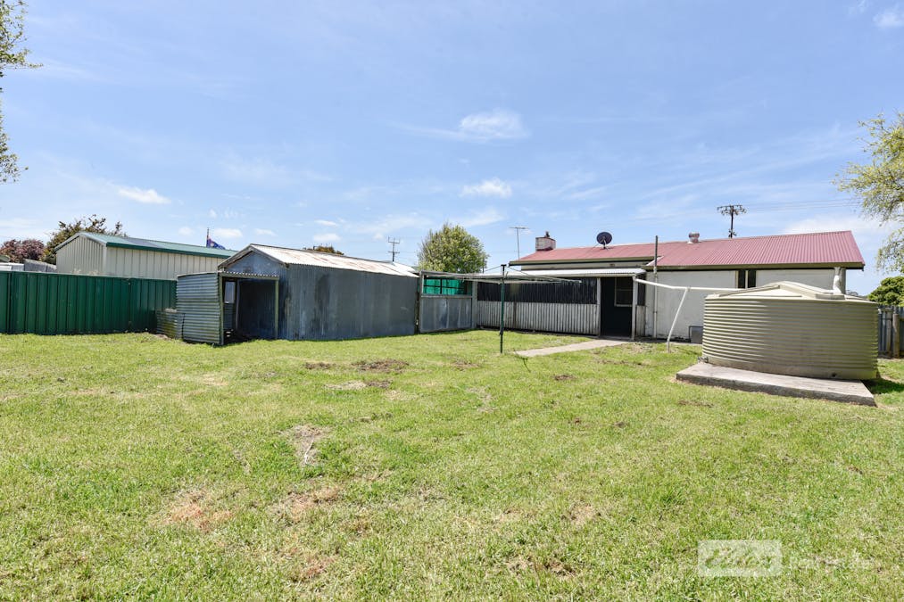 8 Playford Street, Millicent, SA, 5280 - Image 11
