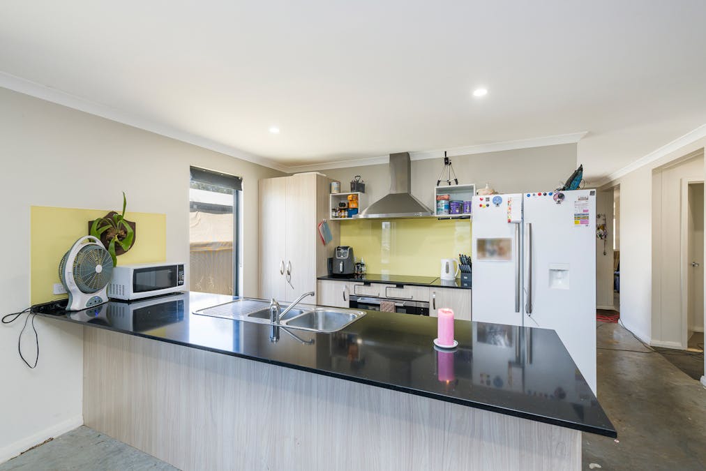 146 Chidlow Street East , Northam, WA, 6401 - Image 7