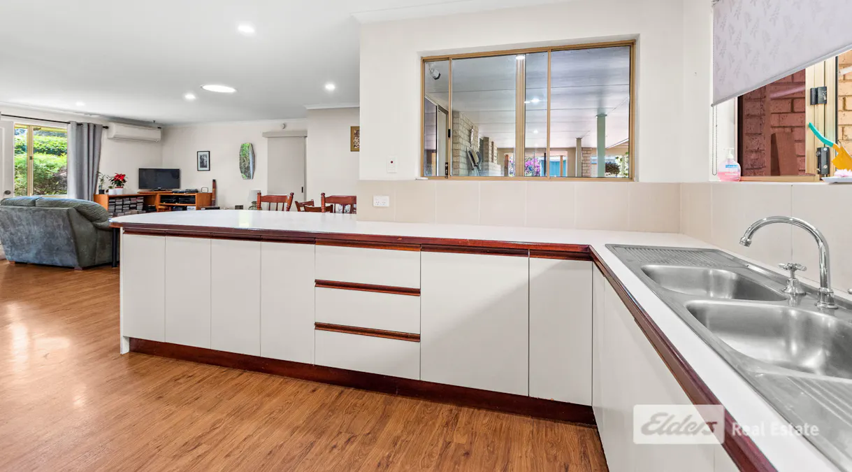 7 Grove Street West , Little Grove, WA, 6330 - Image 9