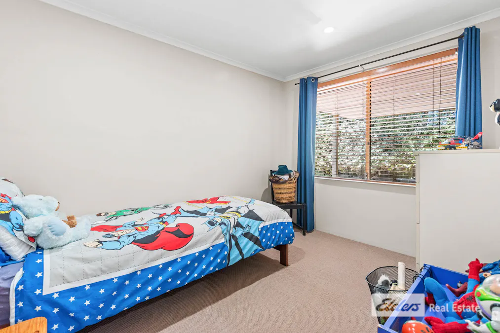 7 Grove Street West , Little Grove, WA, 6330 - Image 16