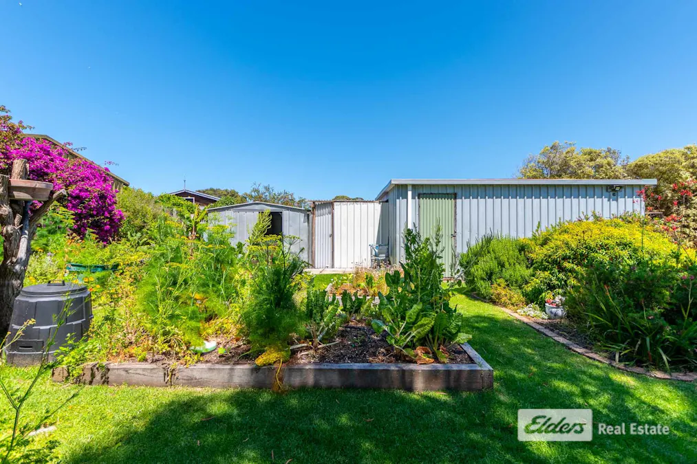 7 Grove Street West , Little Grove, WA, 6330 - Image 27