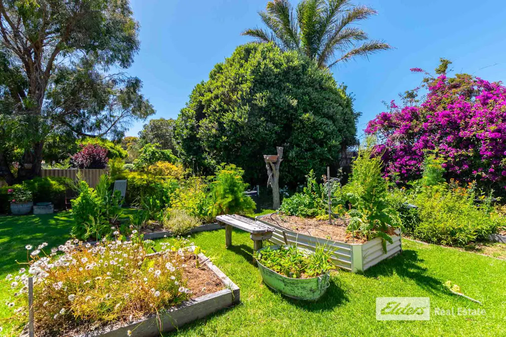 7 Grove Street West , Little Grove, WA, 6330 - Image 24