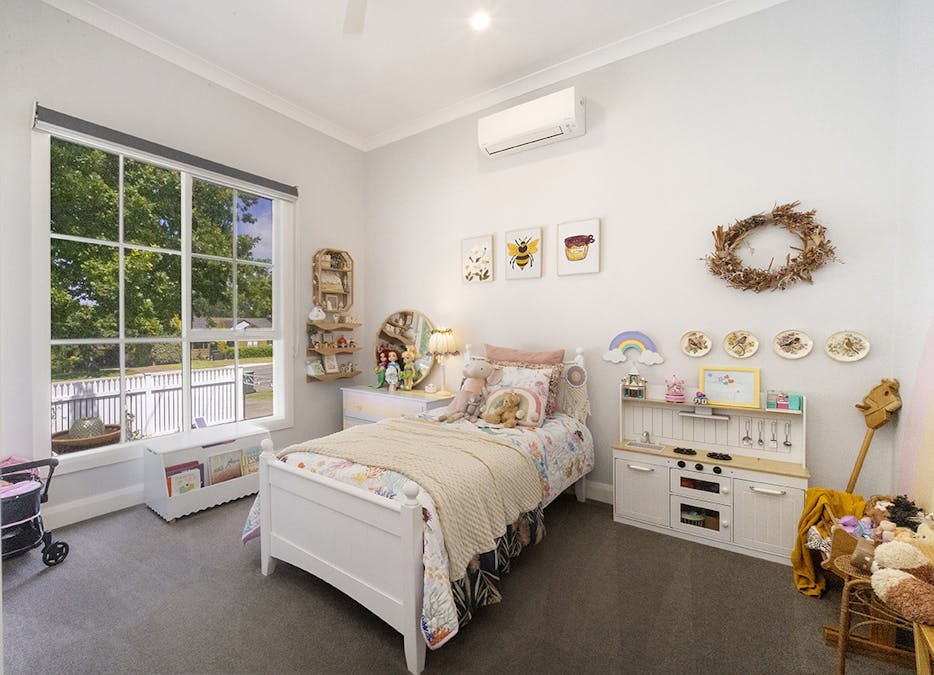 24 Burns Street, Hamilton, VIC, 3300 - Image 9