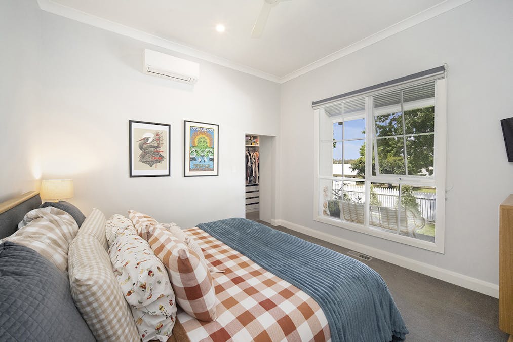 24 Burns Street, Hamilton, VIC, 3300 - Image 6