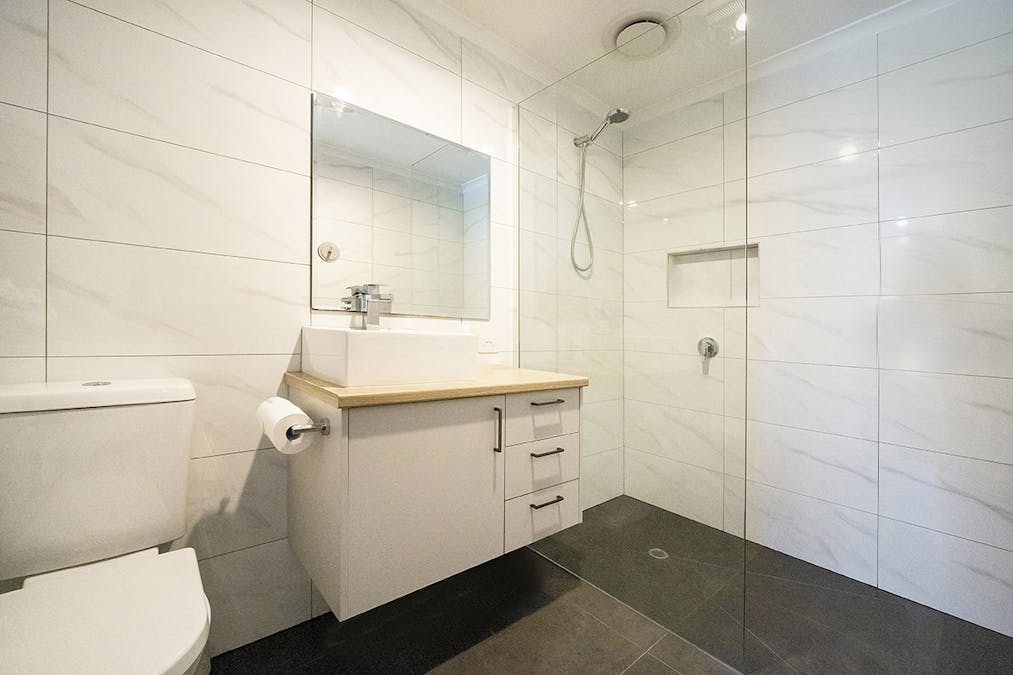 24 Burns Street, Hamilton, VIC, 3300 - Image 8