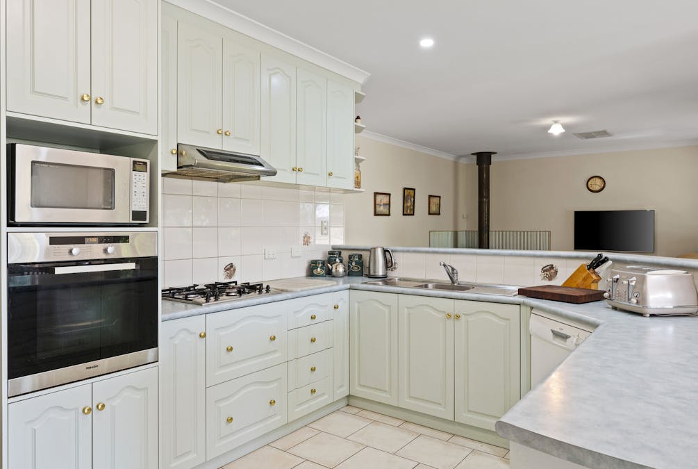 126 Sugarloaf Road, Sheans Creek, VIC, 3666 - Image 9