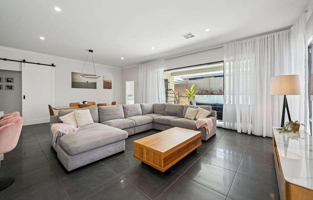 114 Quartermaine Boulevard, Mandogalup, WA, 6167 - Image 13