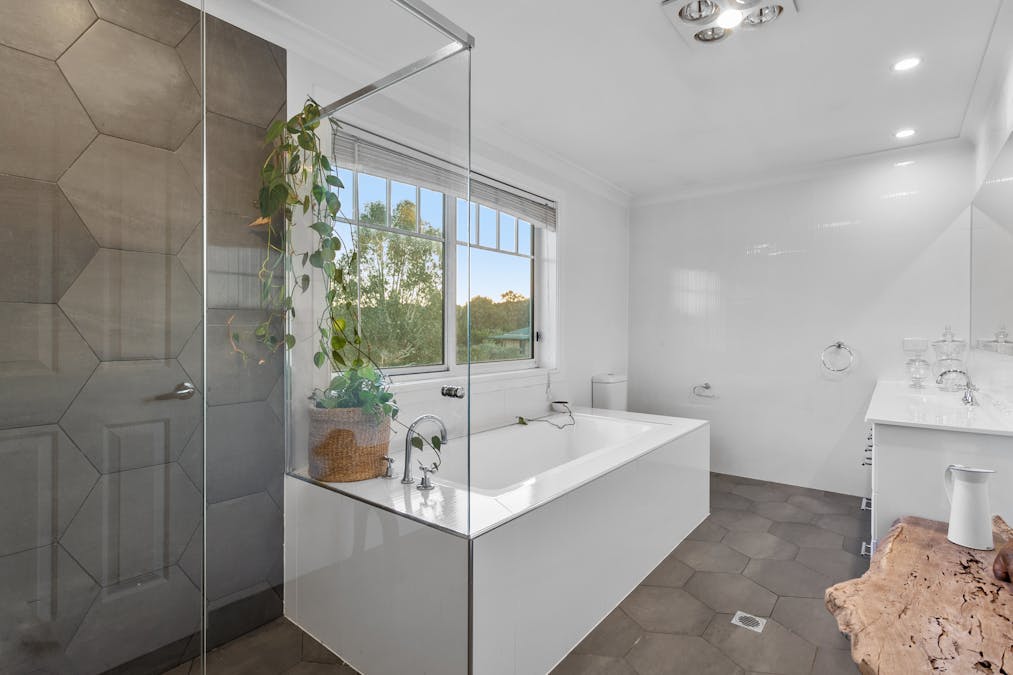 4 Suffolk Avenue, Murrumbateman, NSW, 2582 - Image 32