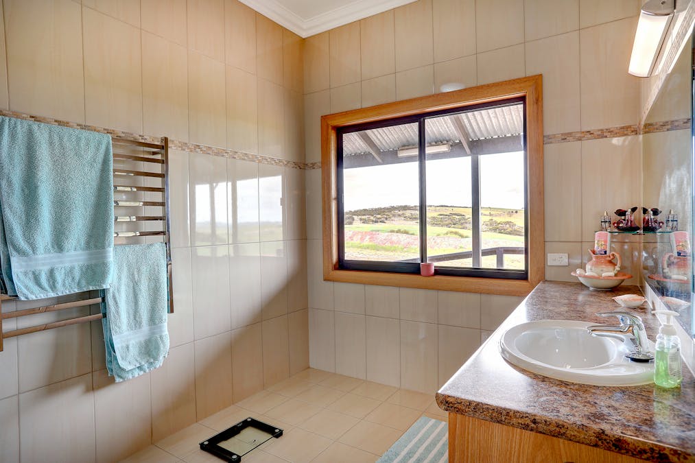 84 Lovegrove Lane, Whites Flat, SA, 5607 - Image 12