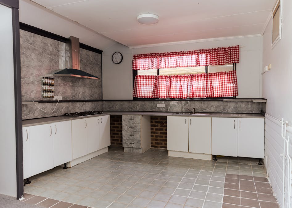 40 Railway Avenue, Merredin, WA, 6415 - Image 15